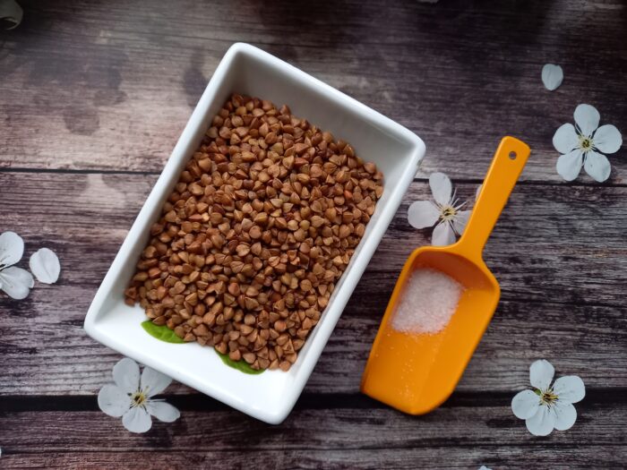Rinse thoroughly and sift the buckwheat grains