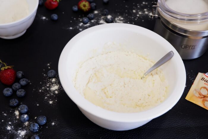 add the sifted flour and vanilla