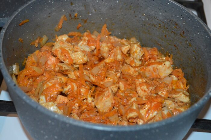 Amestecati ingredientele si prajiti