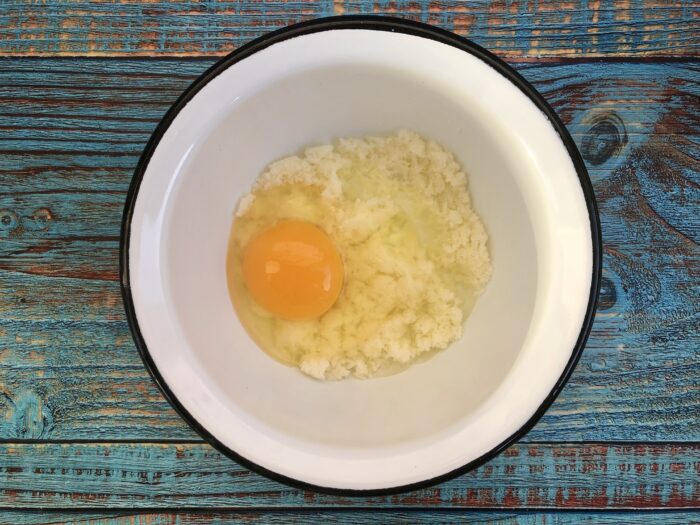 Add the egg to the mixture