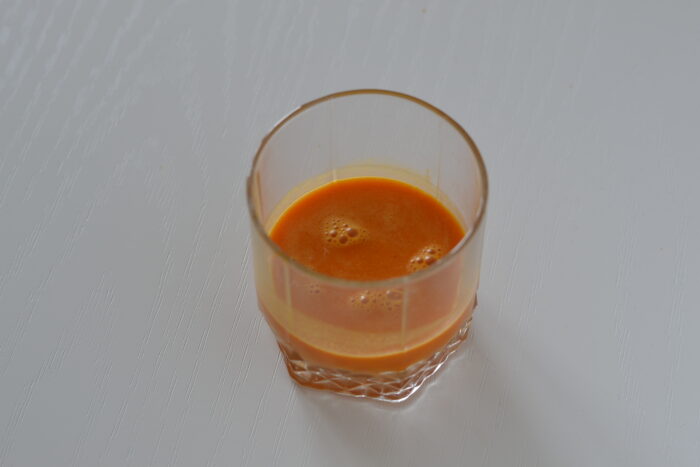 Теперь добавляем в облепиховый концентрированный сок