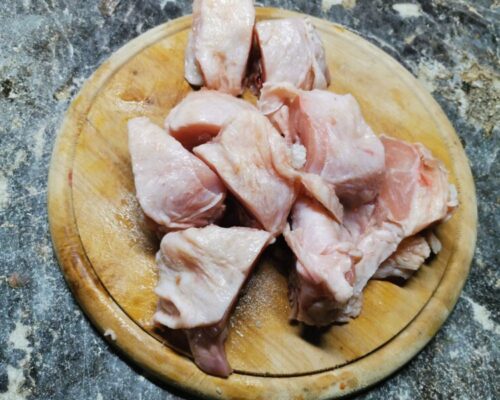 Нарезаем курицу