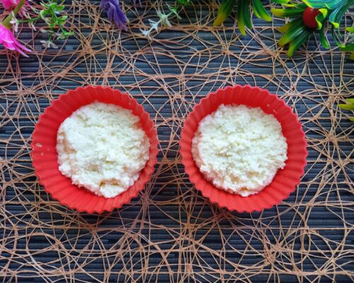 spread the resulting mixture into silicone molds