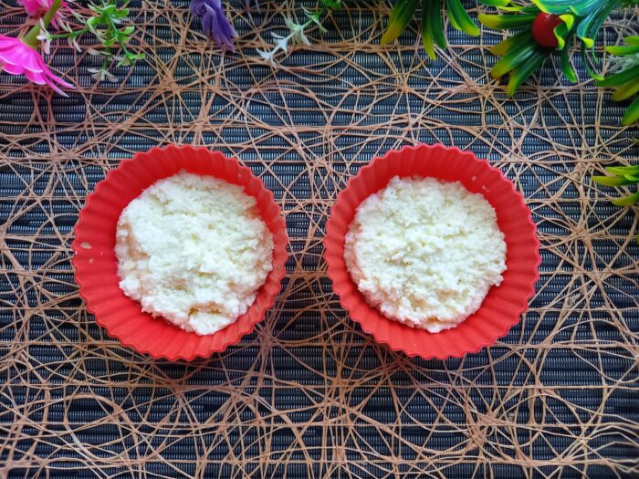 spread the resulting mixture into silicone molds