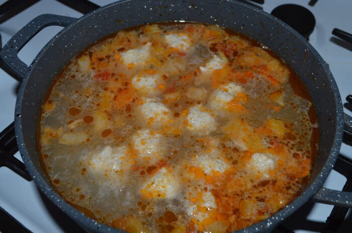 form meatballs from the ground meat