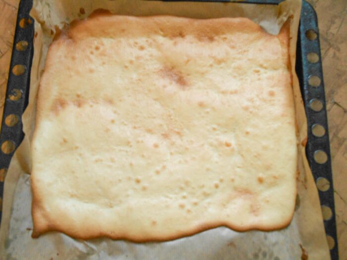 Place the baking tray in the cold oven