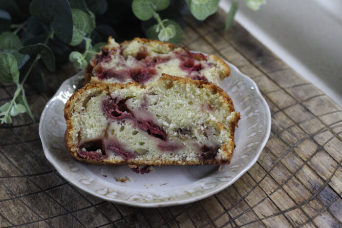 The delicious chocolate and strawberry cake is ready