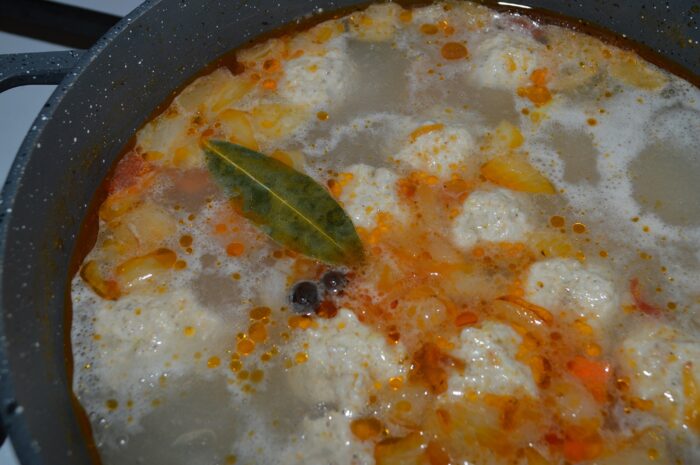 Sprinkle with salt and add aromatic peppercorns