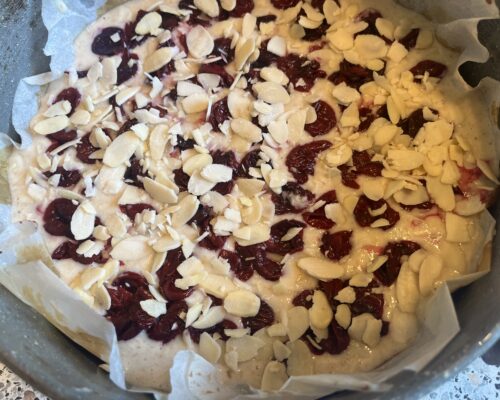 I sprinkled almond leaves on top