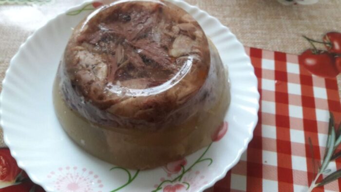 Обычно я варю холодец вечером