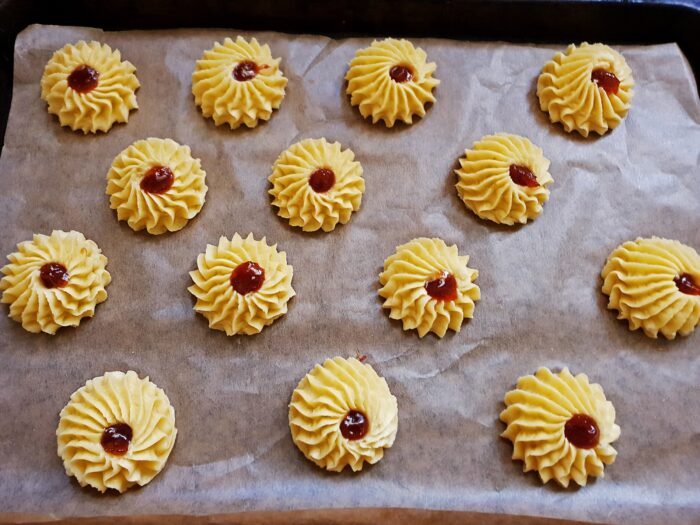 make indentations for the jam