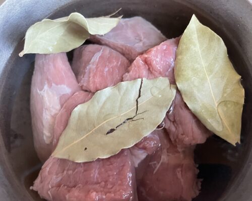 Положить в подсоленный кипяток