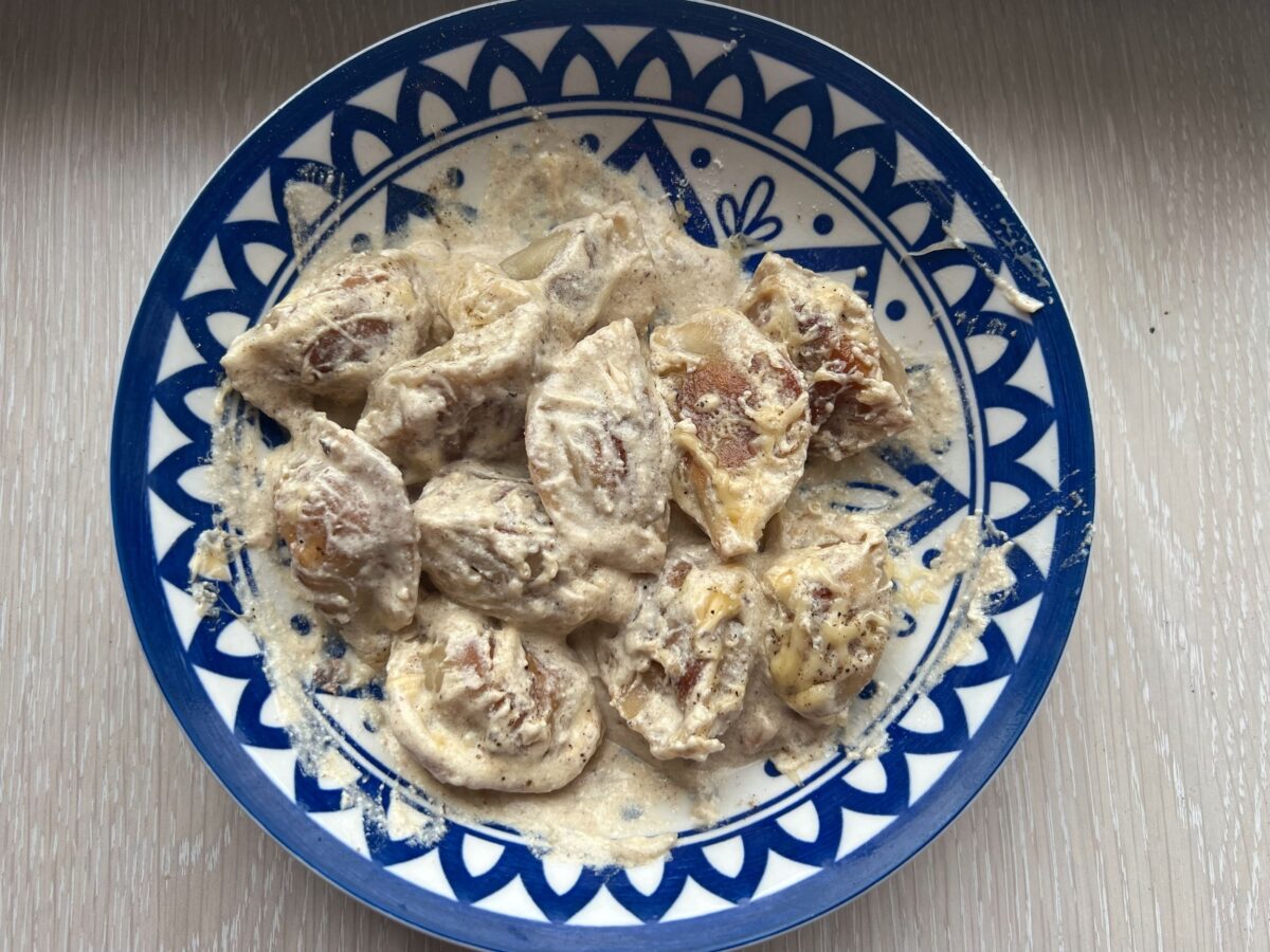 Coltunasi prajiti in sos de smantana poza