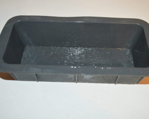 Préparer un moule à gâteau