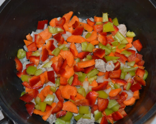 Chop the bell pepper and red pepper