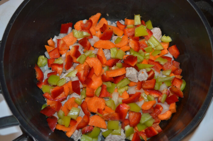 Chop the bell pepper and red pepper