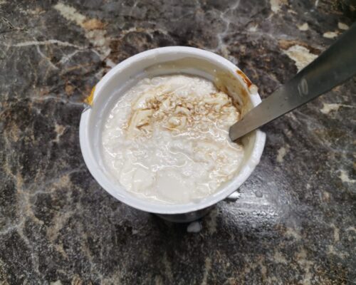 Смешиваем 4-5 ложек майонеза