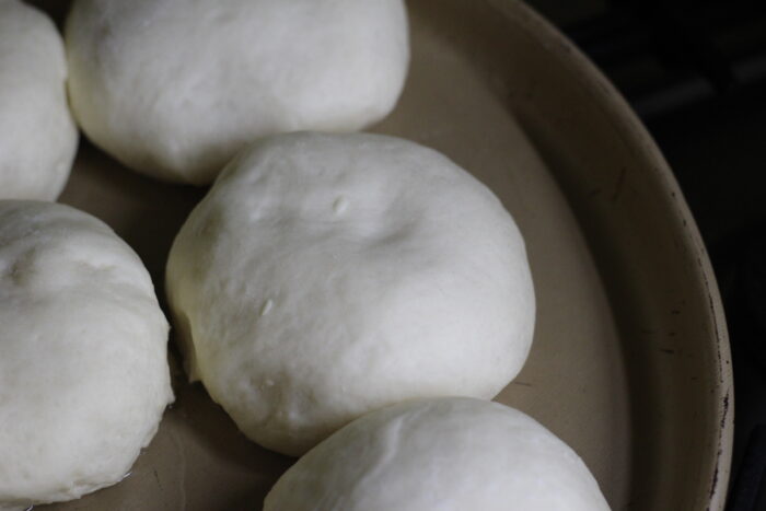 Divide the dough into 8-10 pieces