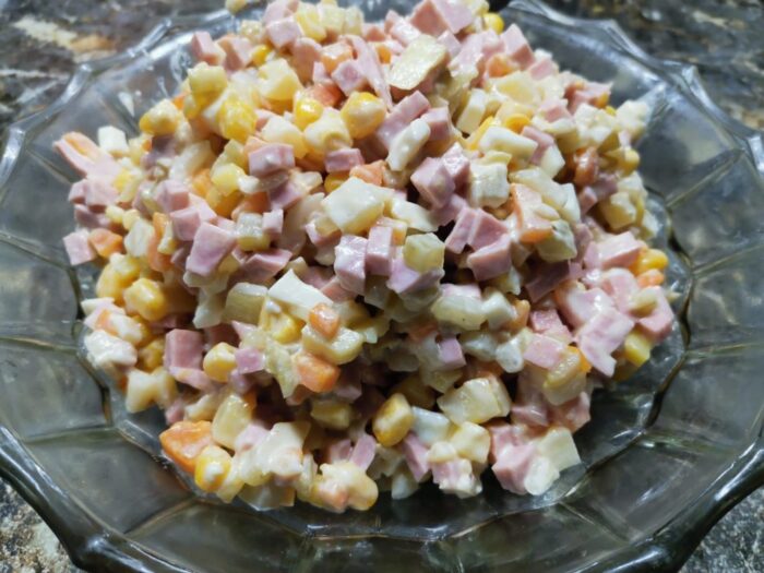 Очень вкусный, нежный салат готов