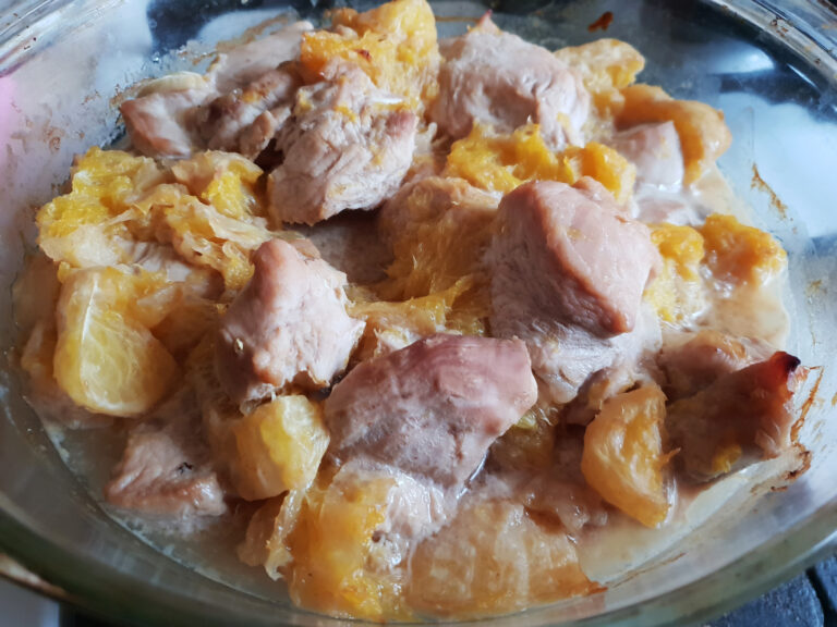 Мясо с апельсинами в духовке