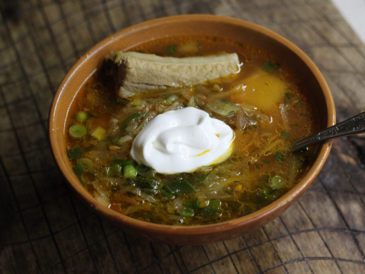 Наваристый борщ со свиными ребрышками фото