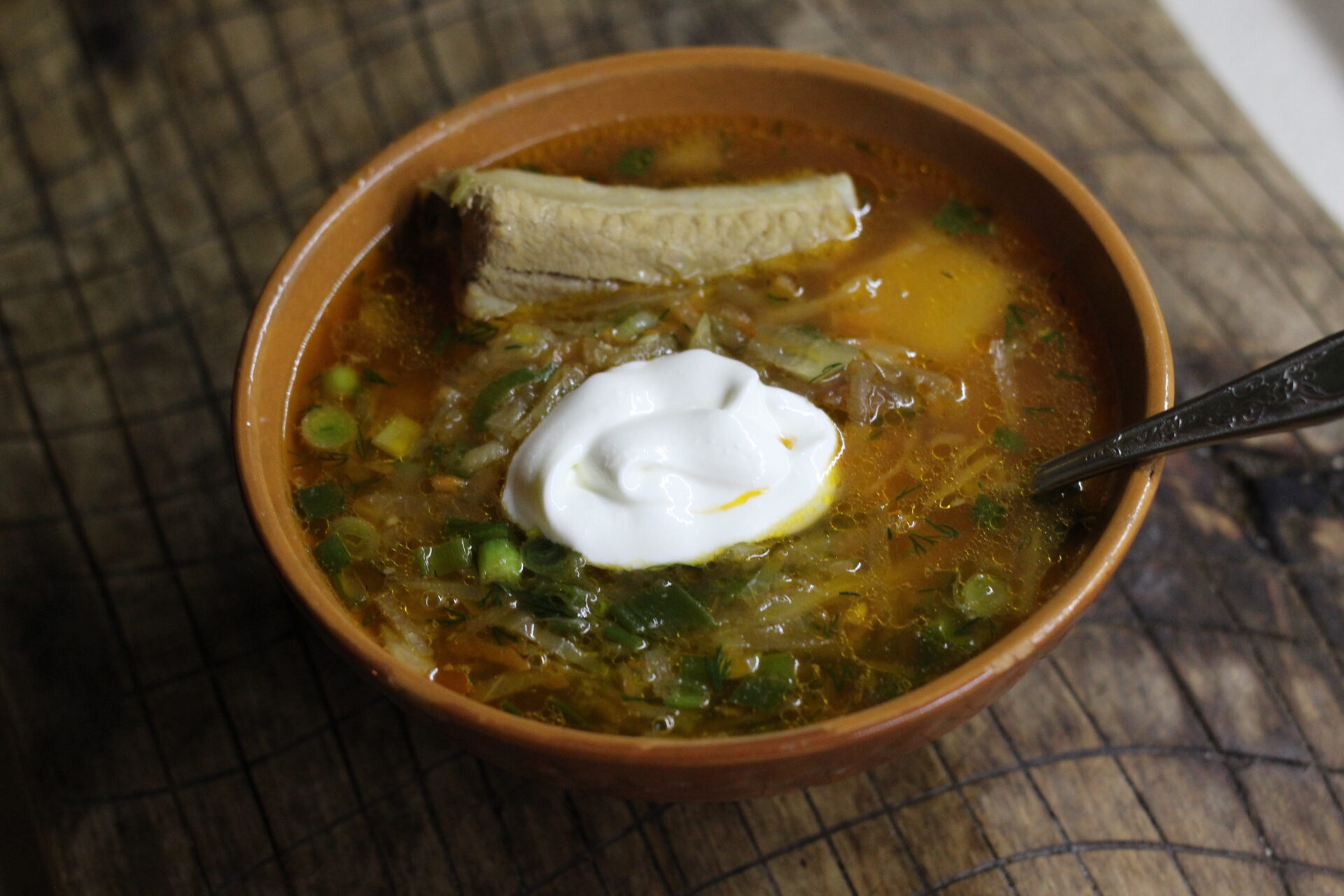 Наваристый борщ со свиными ребрышками фото