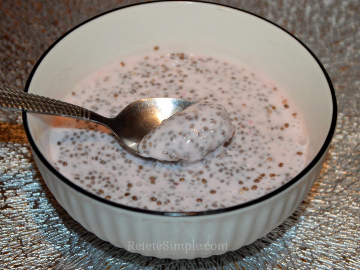 Pudding de chia cu iaurt poza