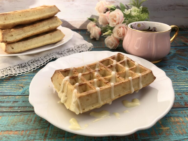 Vienna Milk Waffles Baked in Silicone Mold