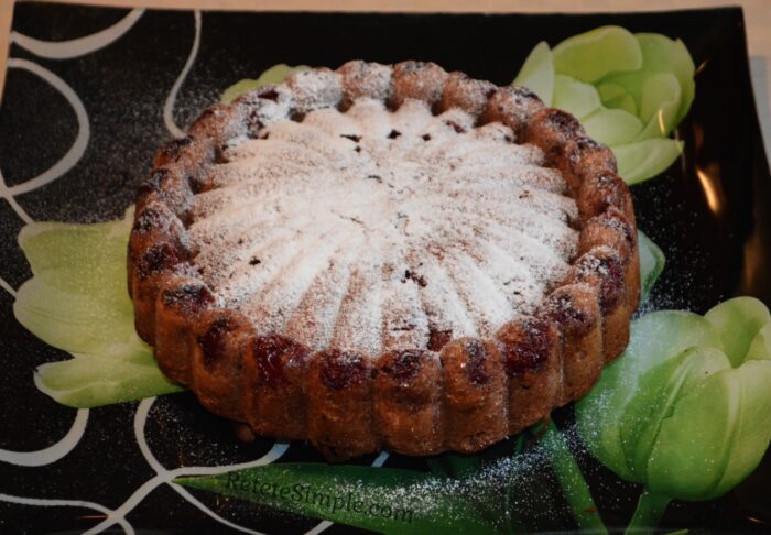 Prajitura cu visine este gata