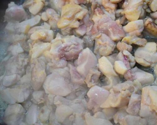 fry the finely chopped chicken meat