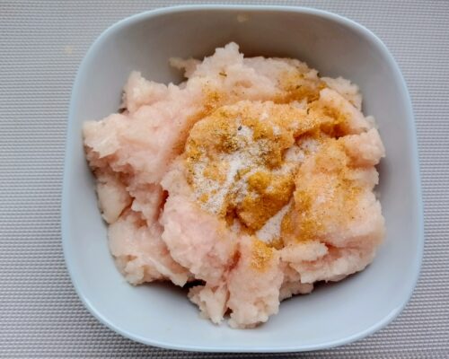 Add salt and seasoning to the minced meat