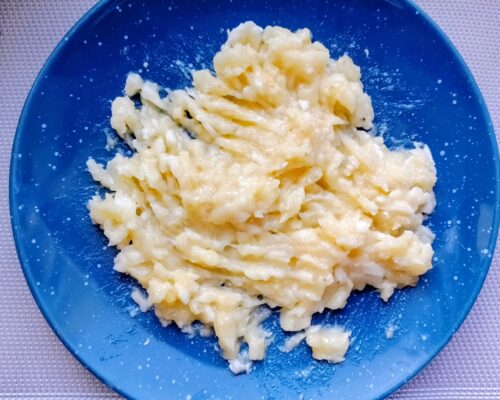 Peel the banana and mash it