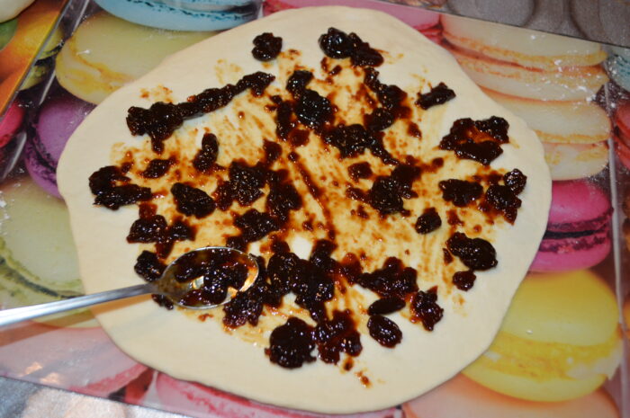 Adaugati cateva lingurite de dulceata