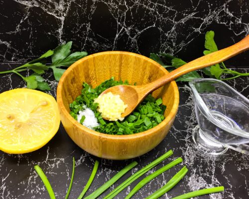 tocati ceapa verde si patrunjelul