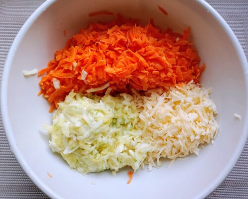 mix the carrots, cheese