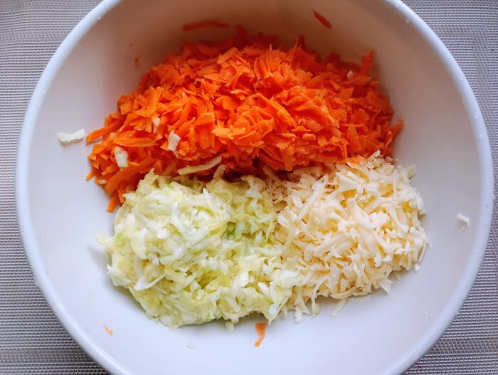 mix the carrots, cheese