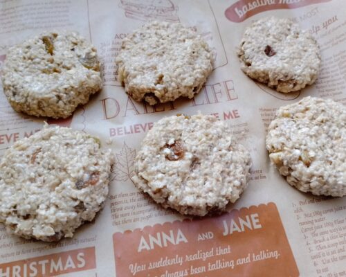 First form balls from the oat dough