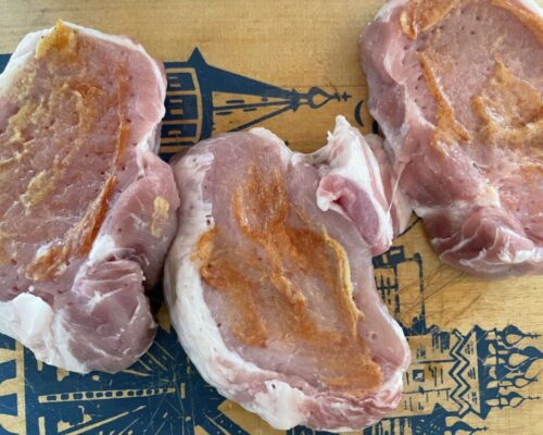 Смазать горчично-томатной смесью