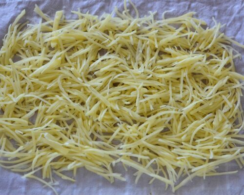 выкладываем картофель на полотенце