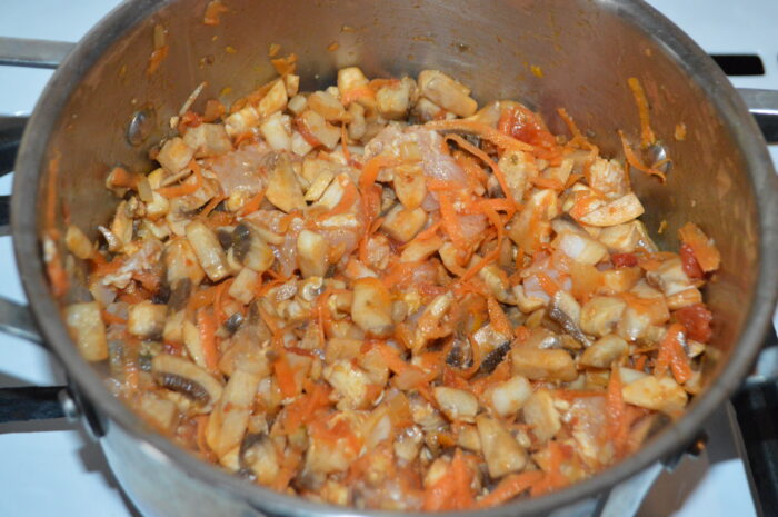 Pour in a little olive oil and fry the ingredients