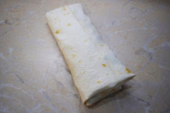 Roll the lavash into a roll