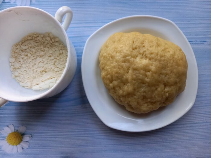 Gradually add the flour in small amounts