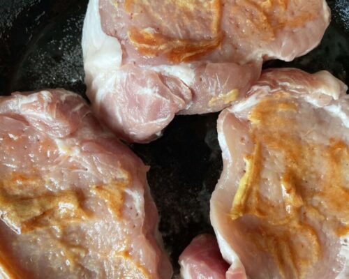 Выложить мясо