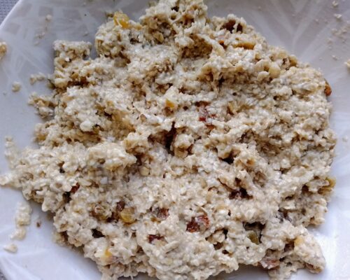 Stir all ingredients until you get a smooth mixture