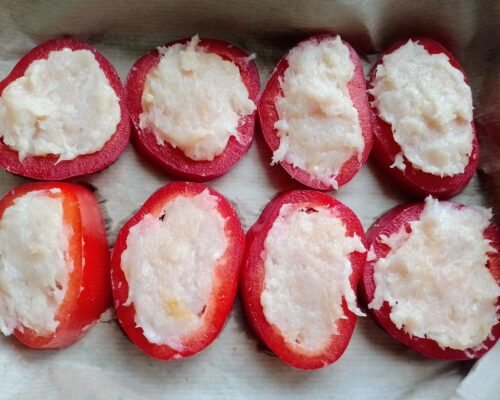 Fill each pepper ring with minced meat