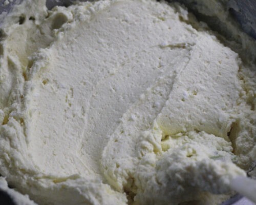 Взбить жирный творог