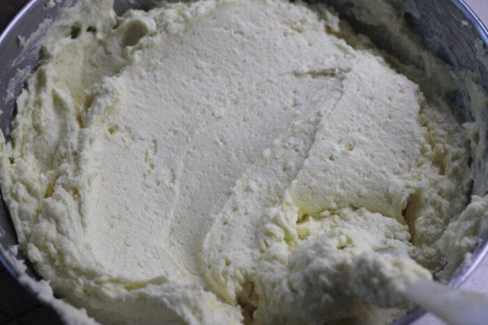 Взбить жирный творог