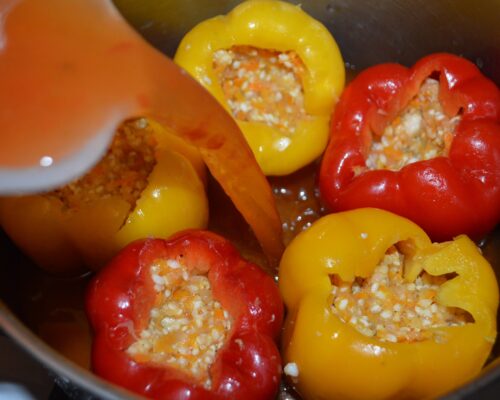 Ardei umpluti cu carne tocata si orez