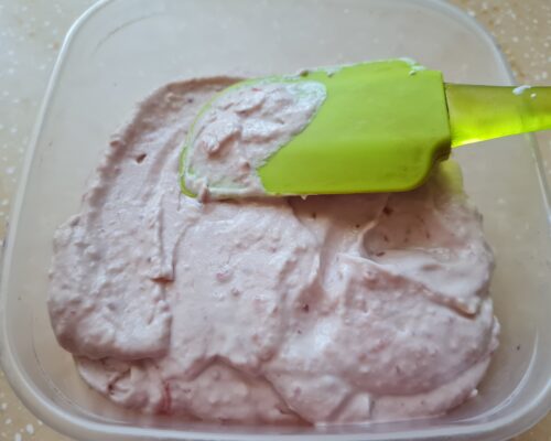 Level with a spatula