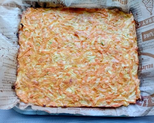 Preincalziti cuptorul la 180° si introduceti tava